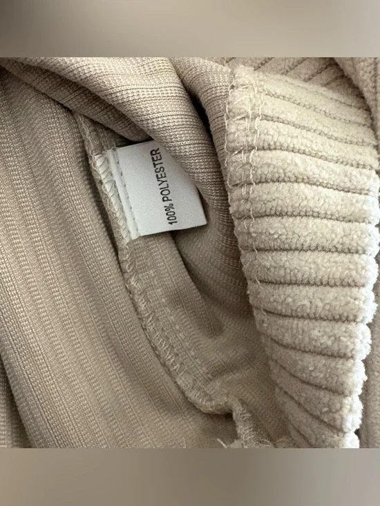 Women’S Beige Corduroy Button-Front Cropped Jacket - Picture 8 of 12